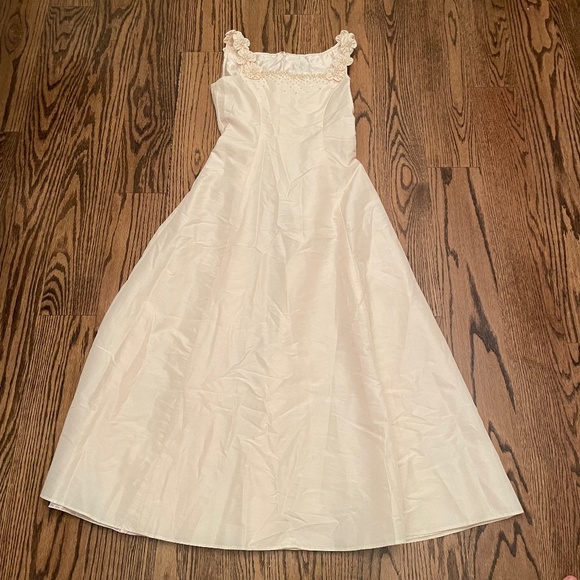 Custom hand-made Ivory Dress - Picture 1 of 4